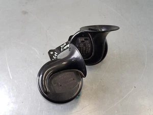 BOCINAS TESLA 5YJY MODELO Y LARGO ALCANCE AWD ELÉCTRICAS 2022 CON SOPORTE - Imagen 1 de 23