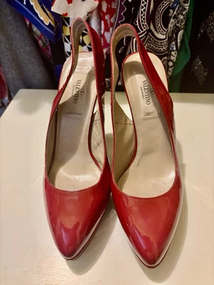 Valentino Garavani Tacones Traseros de Charol Rojo para Mujer 36.5 / EE. UU. 6.5 Foto 1 de 4