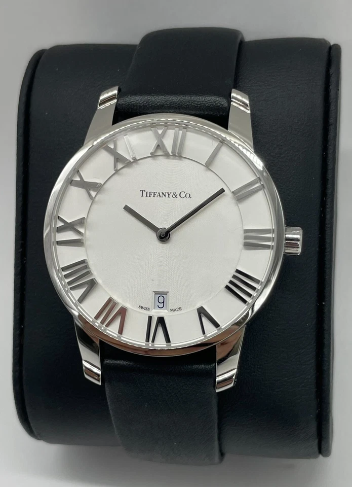 Часы Tiffany & Co. Atlas 37,5 мм дата белый циферблат римские цифры черный ремешок - Изображение 1 из 1