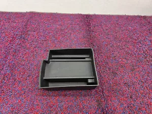 CARGADOR DODGE SRT8 08-10 OEM CONSOLA CENTRAL BANDEJA DE ALMACENAMIENTO CUBÍCULO MOLDURA - Imagen 1 de 3