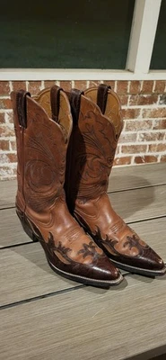 Womens Ariat Heritage Tooled Boots Snip Toe Beautiful Womens 9B Womens Cowboy - Image 1 of 4