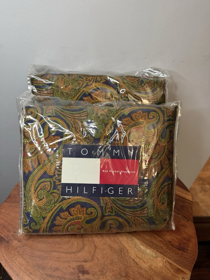 Novo na embalagem Tommy Hilfiger 2 pares de cortinas de bolso varas tratamento de janela de rua Carnaby  - Imagem 1 de 4