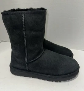 UGG Winter Classic Short II Stiefel für Damen Größe 9 schwarz neuwertig - Bild 1 von 8