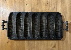 Vintage Metal Cast Aluminum Cornbread 7 Ear of Corn Bread Skillet Mold Pan - Picture 1 of 17