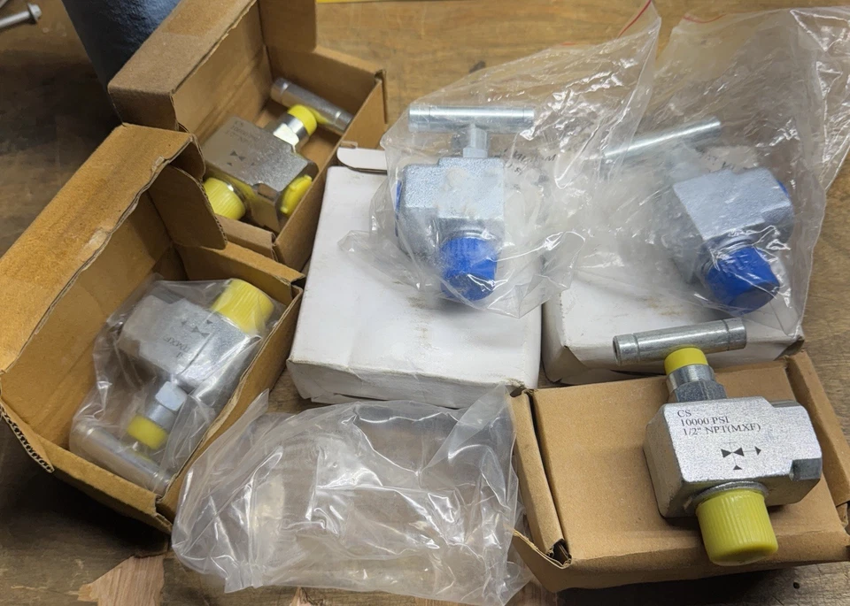 PIC GAUGES NV-CS-1/2-HS-90-MXF 1/2 英寸 MXF 角针阀 10K PSI 硬座新品 — 第 1/1 张图片