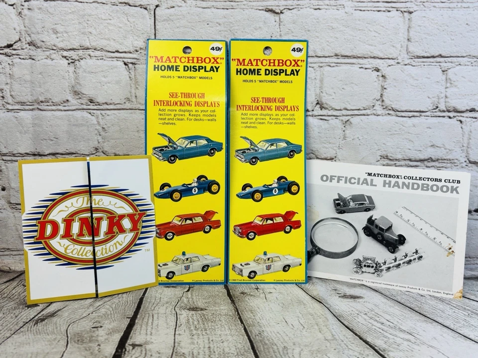 Matchbox Display Inserts Lot w/ Handbook & Dinky Pamphlet 1969 - Image 1 of 4