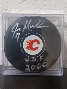 Joe Mullen 'H.O.F. 2000' Signed Atlanta Flames Logo Hockey Puck (JSA) W-Display - Picture 1 of 6