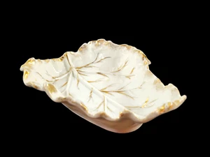 Vintage Porcelain Leaf Shaped Candy Mint Dish Textured White & Gold Trim - Picture 1 of 10