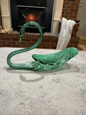 Gorgeous VTG Hand Blown Glass Swan Bowl Dish Green & White Colored Swirls 12’ - image 1 of 4