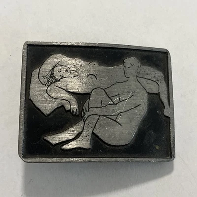Hebilla de cinturón vintage de peltre para parejas desnudas amantes Foto 1 de 4