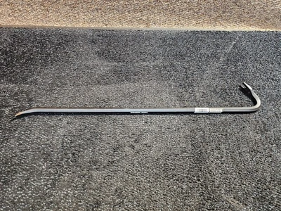 36" True Temper 11716GR Nail Puller Steel Gooseneck Wrecking Bar, 3/4 In. W - Image 1 of 4
