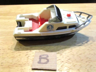 Tomy Sea Patrol Boat 1978 sin motor falta calcomanías Foto 1 de 4