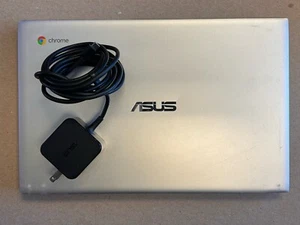 Asus Chromebook C425T 4GB RAM 14", 128Gb FHD Laptop - Silver. Power Adapter - Afbeelding 1 van 8