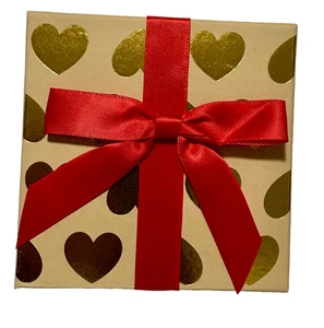 Gift card Box Gold Hearts Red Ribbon NEW - Picture 1 of 3