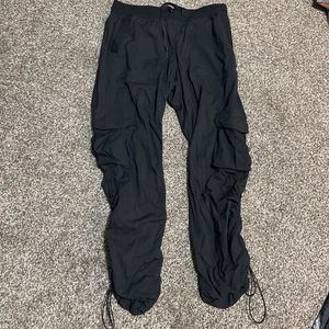 Cargo-Jogginghose Damen Lululemon schwarz Tanzstudio! Mid Rise Größe M - Bild 1 von 13