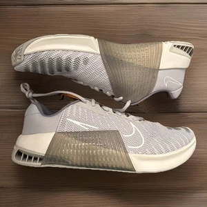 Nike Mens Metcon 9 Light Smoke Grey Lace Up Sneakers Sz 10.5 DZ2617-002 Training - Picture 1 of 7