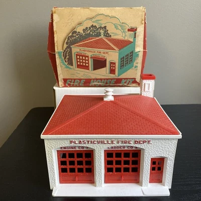PLASTICVILLE FIRE DEPT HOUSE KIT FH-4 com CAIXA O GA modelo trem ferrovia RR - Imagem 1 de 4