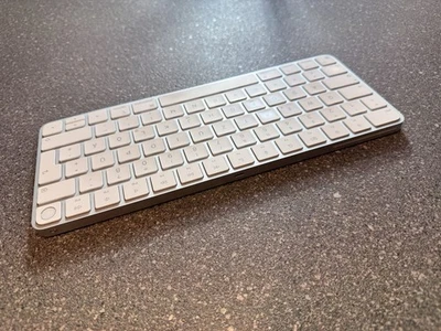 Apple Magic Keyboard mit Touch ID für Mac mit Apple Chip - Deutsch - Bild 1 von 2