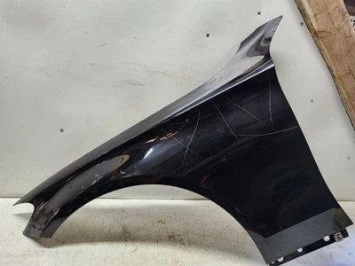 Mercedes Clase C W205 040 2015-2023 - guardabarros izquierdo negro arañazos Foto 1 de 4