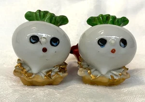 Anthropomorphic Onions Salt and Pepper Shakers - Picture 1 of 6
