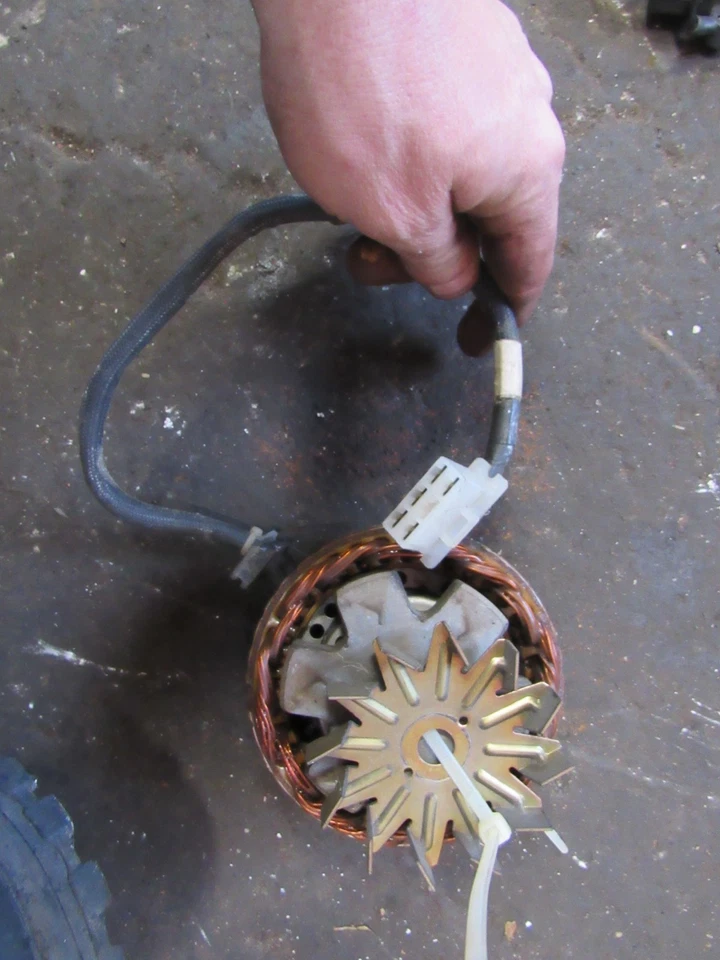 Honda CB650 SC 1983 Nighthawk estator y rotor volante magnético Foto 1 de 1