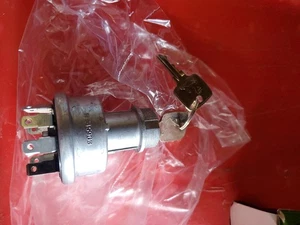 RE45963 Key Switch Fits John Deere 4200 4300 4400 4500 4600 4700 5205 5105 + - Picture 1 of 4