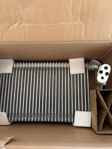 Spectra Premium 1010207 Evaporator NEW in box - Picture 1 of 2