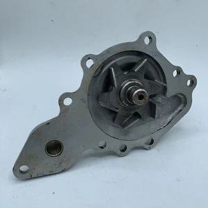 97010201 Bomba de Agua Original GM Isuzu-Bedford Campo Midi 2.0 Td Genuine OEM - Imagen 1 de 4