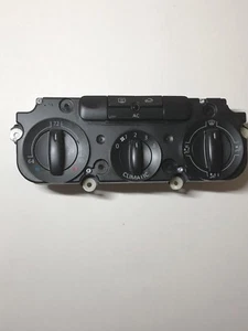 2006 VW Passat Climate Temperature Control 1K0 820 047EB REH, OEM - Picture 1 of 7