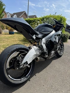Suzuki GSXR 750 K7 2007 Track Bike - Picture 1 of 8