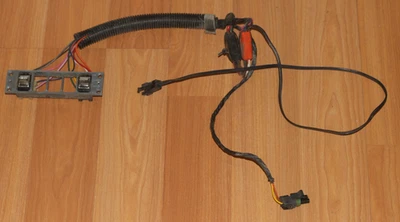 Jeep Grand Wagoneer 84-91 Passenger Side Front Power Window Lock Switch - Image 1 of 2