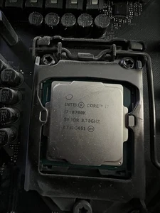 Procesor Intel Core i7-8700K (3,7 GHz, 6 rdzeni, LGA 1151) - SR3QR - Zdjęcie 1 z 1