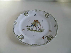 ASSIETTE MOUSTIER ANTIQUE SIGNE FERET SUPERBE DÉCOR OISEAU GROTESQUE TBE - Picture 1 of 1