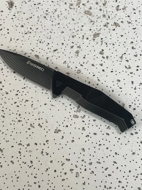Cuchillo plegable táctico USMC Marines A/O negro 8” abierto —- Foto 1 de 4