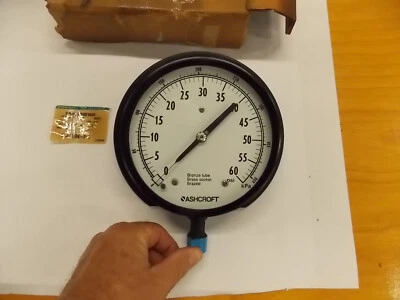 New Ashcroft 6" General Service Gauge 0-60 psig 60-1010A-04L 60#/Kg 1/2"NPT V3 - Image 1 of 4