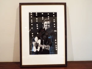 Vintage Framed Photograph Johnny Cash Thomas S England Signed Peoples Magazine - Picture 1 of 9