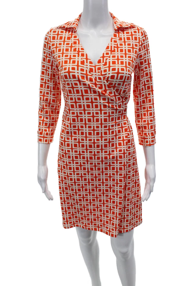 Платье Julie Brown женское с геометрическим принтом с запахом оранжевое белое размер миниатюрное - Изображение 1 из 4
