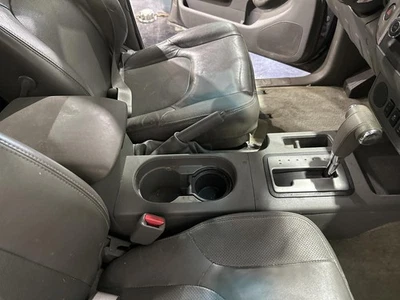 NISSAN FRONTIER 2015-2019 FRONT CONSOLE FLOOR CREW CAB AUTOMATIC - Image 1 of 4