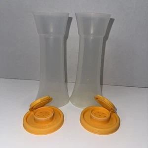 Tupperware Salt & Pepper Shakers Clear/Yellow Lids 718-20 829-54 - Picture 1 of 4