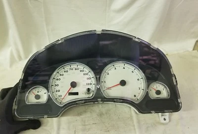 Velocímetro de clúster Saturn Vue 2005 OEM 22723716 [pieza de coincidencia#] Foto 1 de 4