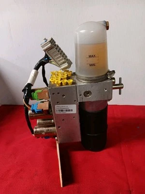 Bomba/motor de techo convertible Cadillac XLR.Vehículo tenía muy pocas millas cuando se retiró Foto 1 de 4