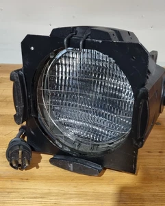 ETC Source four 4 Scheinwerfer Event Beleuchtung Studio Lampe Bühne Theater PAR - Bild 1 von 5