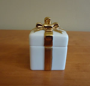 Caja de baratija de porcelana marfil Lenox con lazo de cinta dorada anillo de regalo caja de recuerdo - Imagen 1 de 7