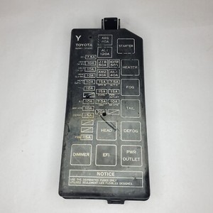 99 2000 01 2002 Genuine TOYOTA 4Runner Engine Fuse Box Cover Lid Y 82661-35800