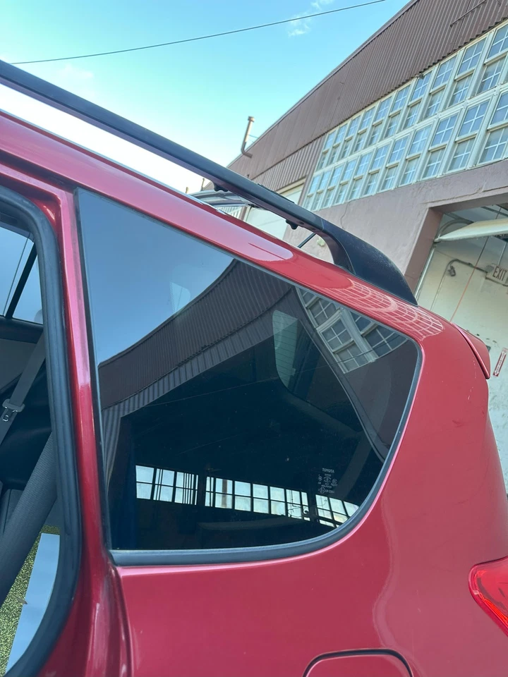 Used Left Quarter Glass fits: 2012 Toyota Rav4 L. privacy tint Left Grade A Foto 1 de 4