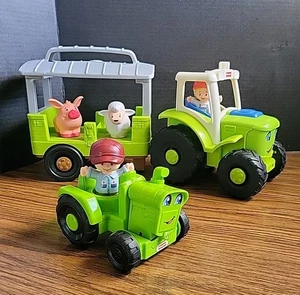 Lotto Fisher Price Piccole Persone Prendersi cura degli Animali Trattore Fattoria Agricoltori Musicali - Foto 1 di 20