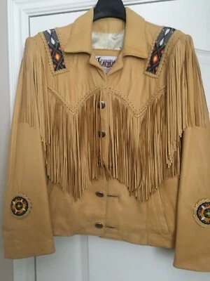 CHAQUETA WESTERN NATIVA CON FLECOS DE CUERO PARA HOMBRE Talla PEQUEÑA S Foto 1 de 4