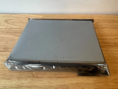 NEW Replacement A1189 11.1V 5200mAh Li-Ion Battery for Apple MacBook Pro Silver - Image 1 of 3