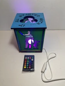 Disney Mickey Mouse Tabletop Multi-Color Changing Wooden Light Box Lamp - Remote - Afbeelding 1 van 9