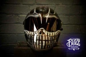 Casco Crash Matrix aerografato personalizzato con design cranio fantasma stile bandito Simpson - Foto 1 di 9